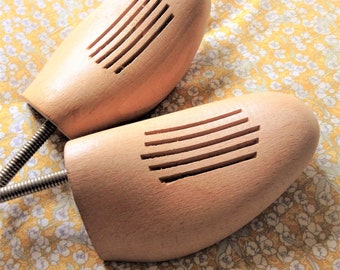 vintage Men Wooden Shoes Tree Shapers & Flexible Metal - Made in France - Neuf - US 14.5/15 FR 46/47