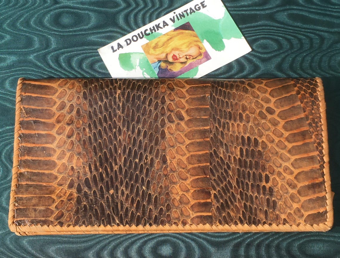 French 1960s Women Clutch Bag HANDBAG ~ Luxurious PYTHON SNAKESKIN Leather ~Handcrafted in France~ New Old Stock : Unused Vintage ~Very Chic, foto 2 di 5