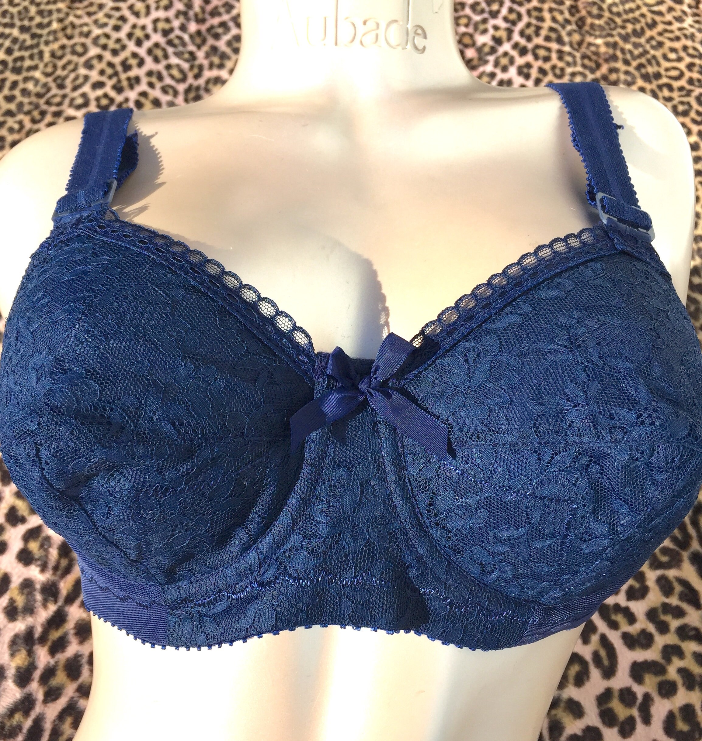 LOVABLE Woman's Dark Blue Vintage Lace padded bra in stretch lace