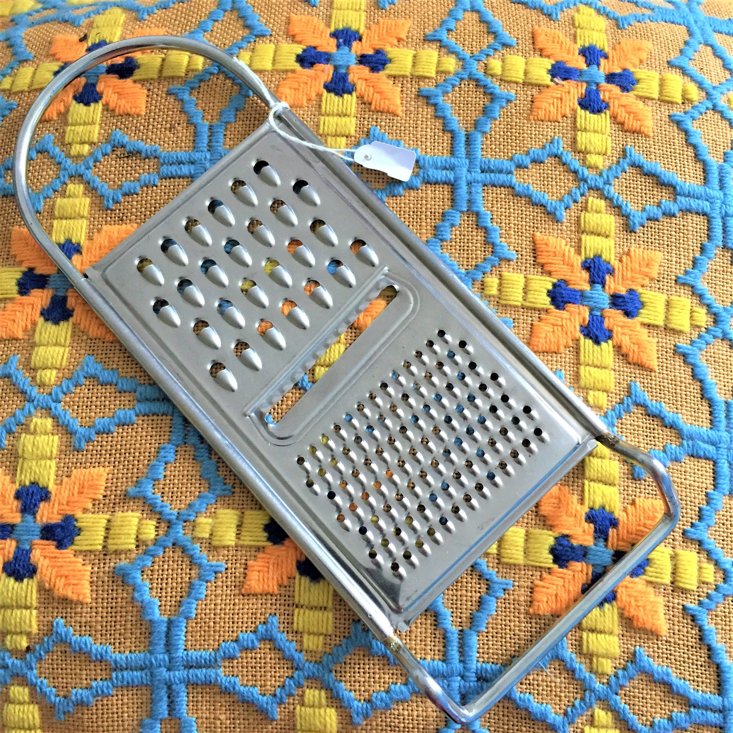 Kitchen Gadgets Stainless Steel Flat Grater Multipurpose Cheese Grater/  Rasp Vegetable Chopper - China Vegetable Chopper and Flat Grater price