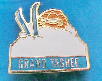 GARFIELD 1970s Vintage Souvenir Pin Brooch - Ski Theme - Grand Taghee Wyoming - Dated 1978 - Unique New/Old Stock : Unused Vintage