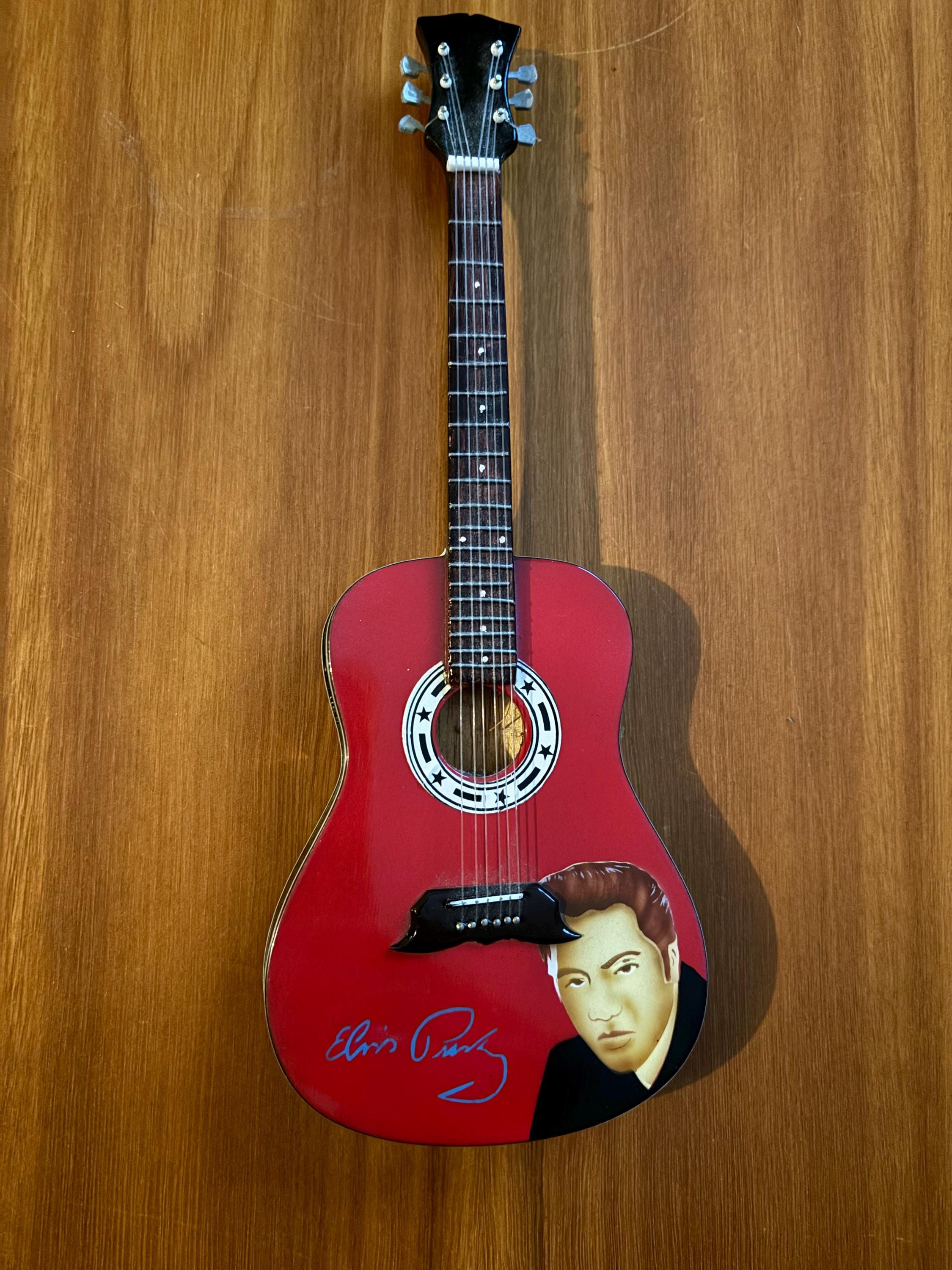 Elvis presley miniature guitar - Etsy 日本