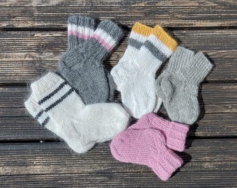 Handgebreide babysokjes, newborn slofjes alpacawol, (0-6 maanden)