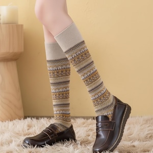 Vintage Knee High Socks Women Fair Isle Knit Boot Socks Beige Mustard Retro Pattern Socks Preppy Dark Academia Gift Fall Winter