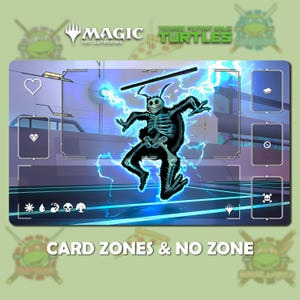 Puede incluir: Una alfombrilla de juego de Magic: The Gathering con un personaje esquelético estilizado y efectos de rayos azules. La alfombrilla incluye zonas de cartas y el texto "CARD ZONES & NO ZONE". Los logotipos de Magic: The Gathering y Teenage Mutant Ninja Turtles son visibles.