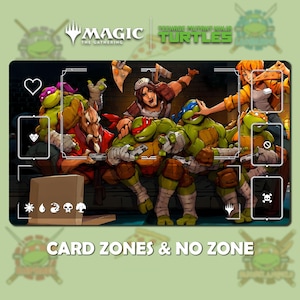 Peut inclure: Un tapis de jeu avec les Tortues Ninja et la marque Magic: The Gathering. Le design présente les tortues avec une pizza et une femme. Les mots "CARD ZONES & NO ZONE" sont en bas. Le tapis de jeu a des zones pour les cartes.