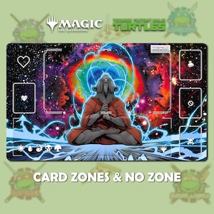 Könnte beinhalten: Rechteckige Spielmatte mit kosmischem Design und einer meditierenden Figur in rotem Gewand. Die Matte hat Kartenzonen und den Text "CARD ZONES & NO ZONE". Die Logos Magic: The Gathering und Teenage Mutant Ninja Turtles sind sichtbar.