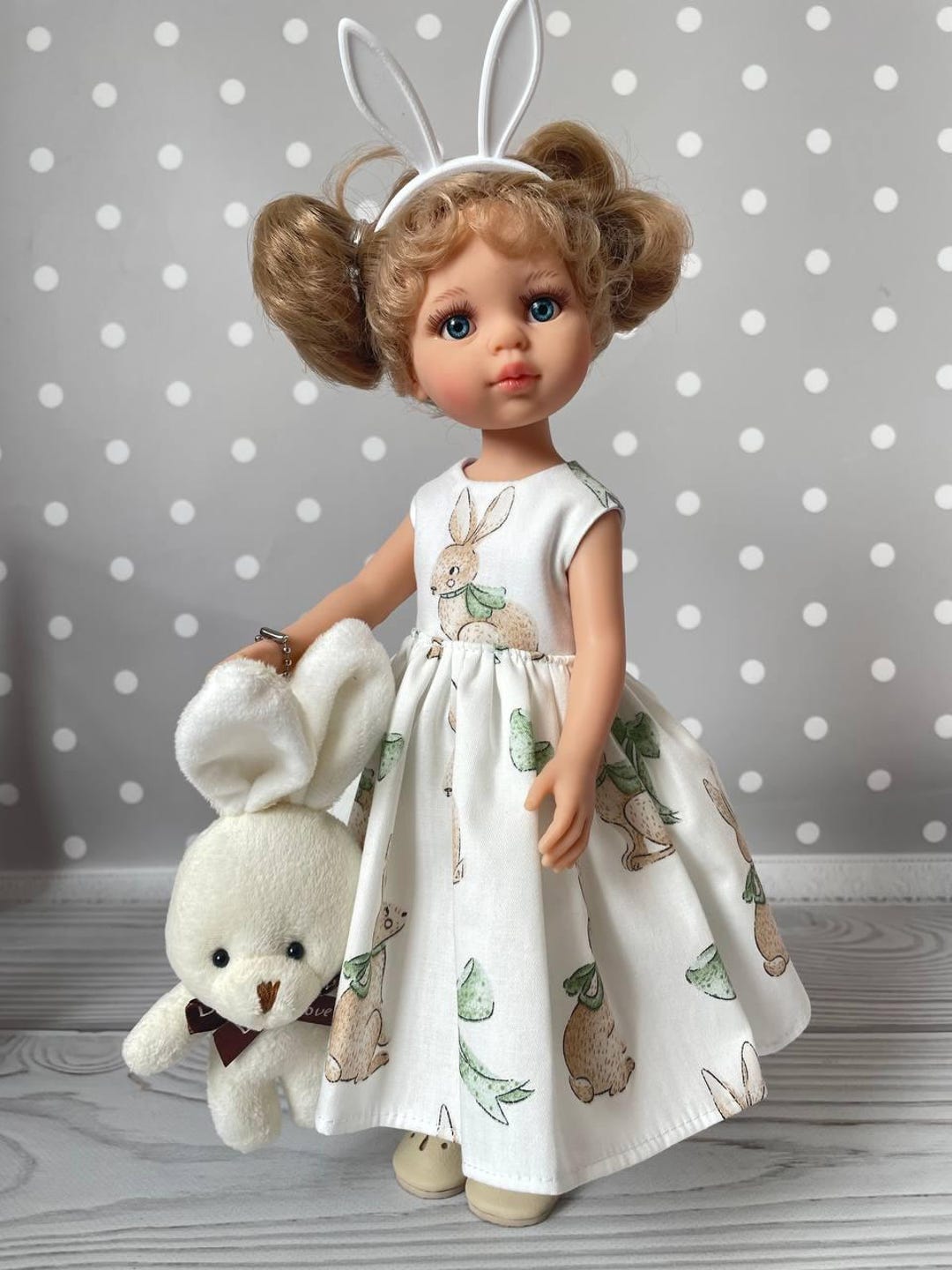 Paola Reina Doll Outfit