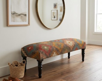Kelim-Teppich-Holzbank, Vintage-Boho-Fußhocker, handgefertigte Wohnaccessoires, mehrfarbiger Polsterhocker, rustikaler Sitz für den Eingangsbereich, einzigartiges Geschenk