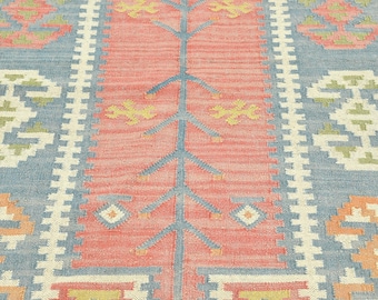 Handwoven Wool Jute Kilim Rug: Multicolour Home Decor Rug