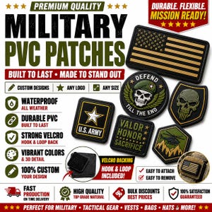 Könnte beinhalten: Eine Sammlung von militärischen PVC-Aufnähern mit verschiedenen Motiven, darunter eine rechteckige amerikanische Flagge, ein kreisförmiges Totenkopf-Emblem mit dem Text DEFEND TILL THE END, ein U.S. Army-Sternlogo und ein Aufnäher mit VALOR HONOR SACRIFICE.