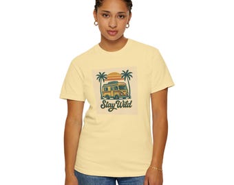 T-shirt Stay Wild Surf Van | Retro zonsondergang Palm Beach-afbeelding