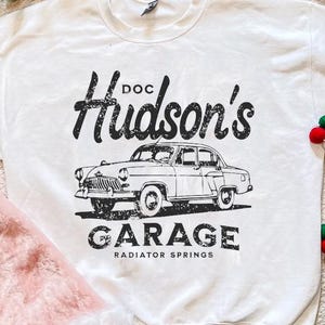 Retro Hudson Garage PNG, Disneyland Cars-film digital nedladdning