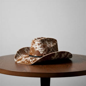 Chapéu de cowboy artesanal em couro legítimo marrom – Aba larga, estilo country. imagem 1