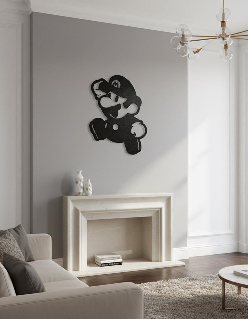 K&ouml;nnte beinhalten: Schwarze Metall-Wandkunst, die die Figur Mario in einer Laufpose darstellt. Das Kunstwerk ist an einer hellgrauen Wand &uuml;ber einem Kamin angebracht. Der Raum hat eine neutrale Farbpalette mit einer modernen &Auml;sthetik.