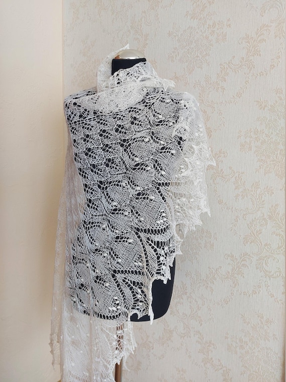 White shawl blanket shop