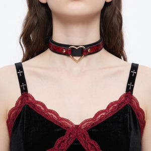 Snake Print Leather Choker Necklace, Adjustable PU Leather Collar with Heart Charm, Punk Cosplay Accessory, Goth Party Jewelry, Gift for her