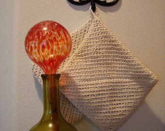 Double Thick Potholder: Machine Washable Kitchen Decor