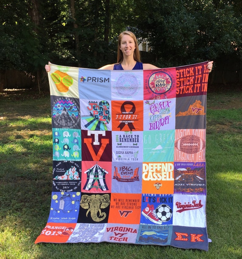 Lap Size T-Shirt Quilt 4x4 feet Pay 50 to get 75 in value afbeelding 1