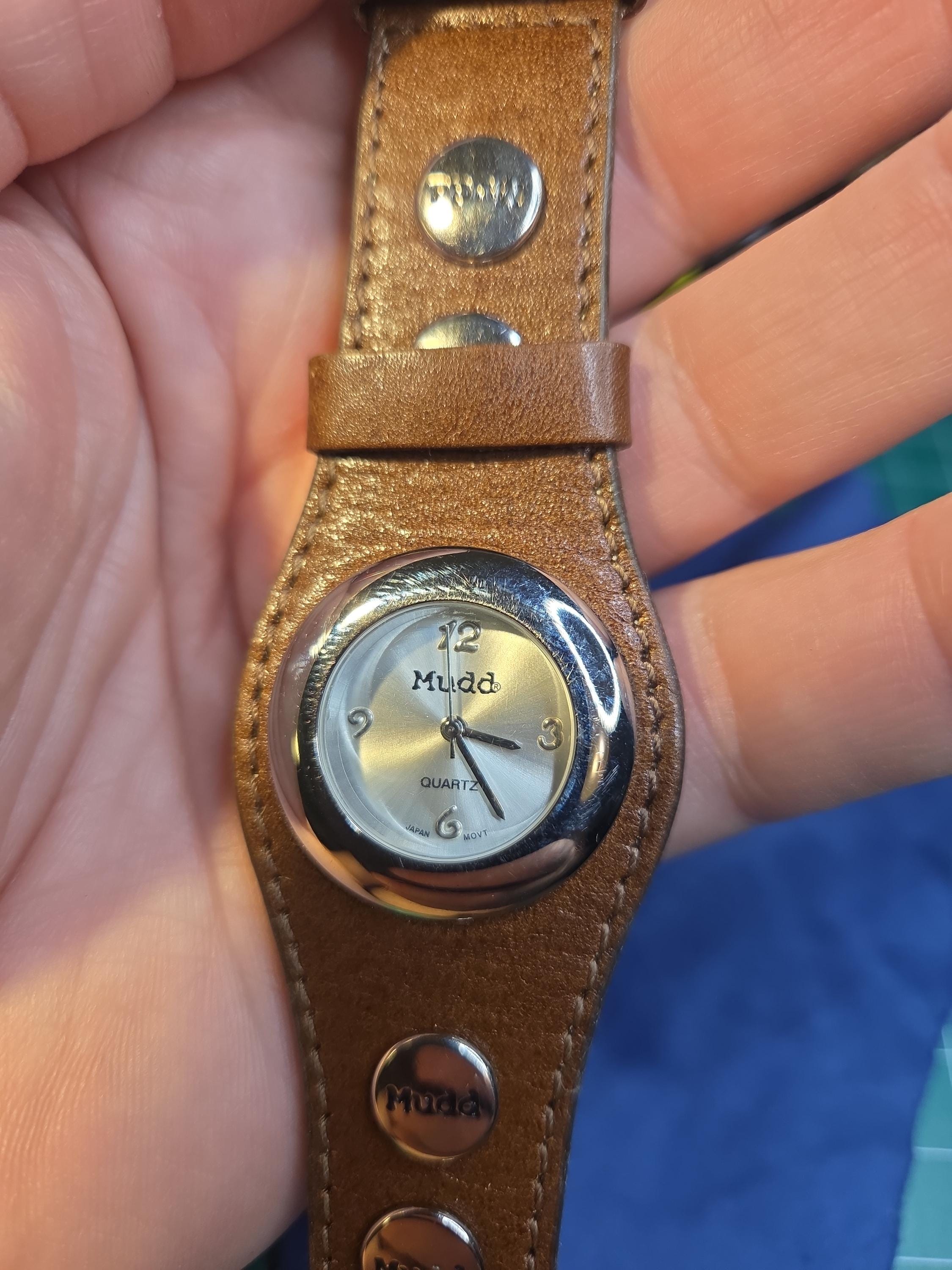 MUDD Gold Watch with Hair Clips Mudd Ladies Analog Gold Watch with Matching Sunglasses and  main image 3