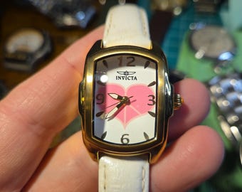 Invicta Lupah Rasse 4 MS Damenuhr Modell 19841 - Zifferblatt Herz - Armband Weisses Leder