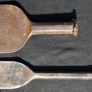 Par de cinceles Bolster antiguos de 4 pulgadas de ancho y 2 1/4 pulgadas de ancho.