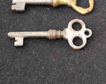 2 vintage keys steel and brass circa 1960s or 70s wardrobe chest of drawers cupboard keys