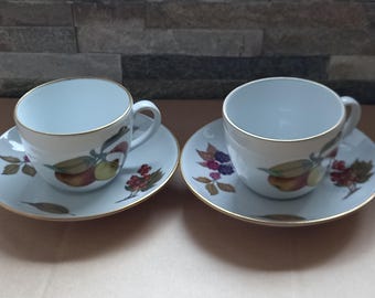 Tazas y platillos antiguos Royal Worcester Evesham Gold
