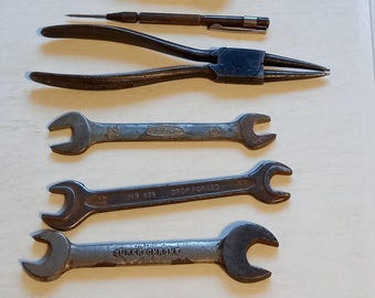 6 vintage tools 3 spanners circlip pliers scribe marker and nut splitter
