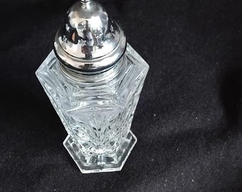 Setaccio per zucchero vintage in vetro pressato, coperchio cromato