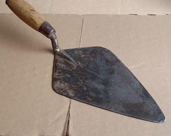 Vintage bricklayers trowel 24cm 9"1/2 inch blade button on back of handle 390 g