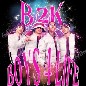 Puede incluir: Gráfico con cuatro personas con chaquetas blancas y camisas burdeos, con el texto "B2K" y "BOYS 4 LIFE" en rosa. El fondo tiene un diseño cósmico estrellado con tonos rosas y azules.