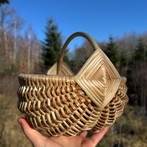 Small Mushroom Basket, Handwoven Willow Basket, Rustic Wicker Basket, Foraging Basket, Natural Farmhouse Decor