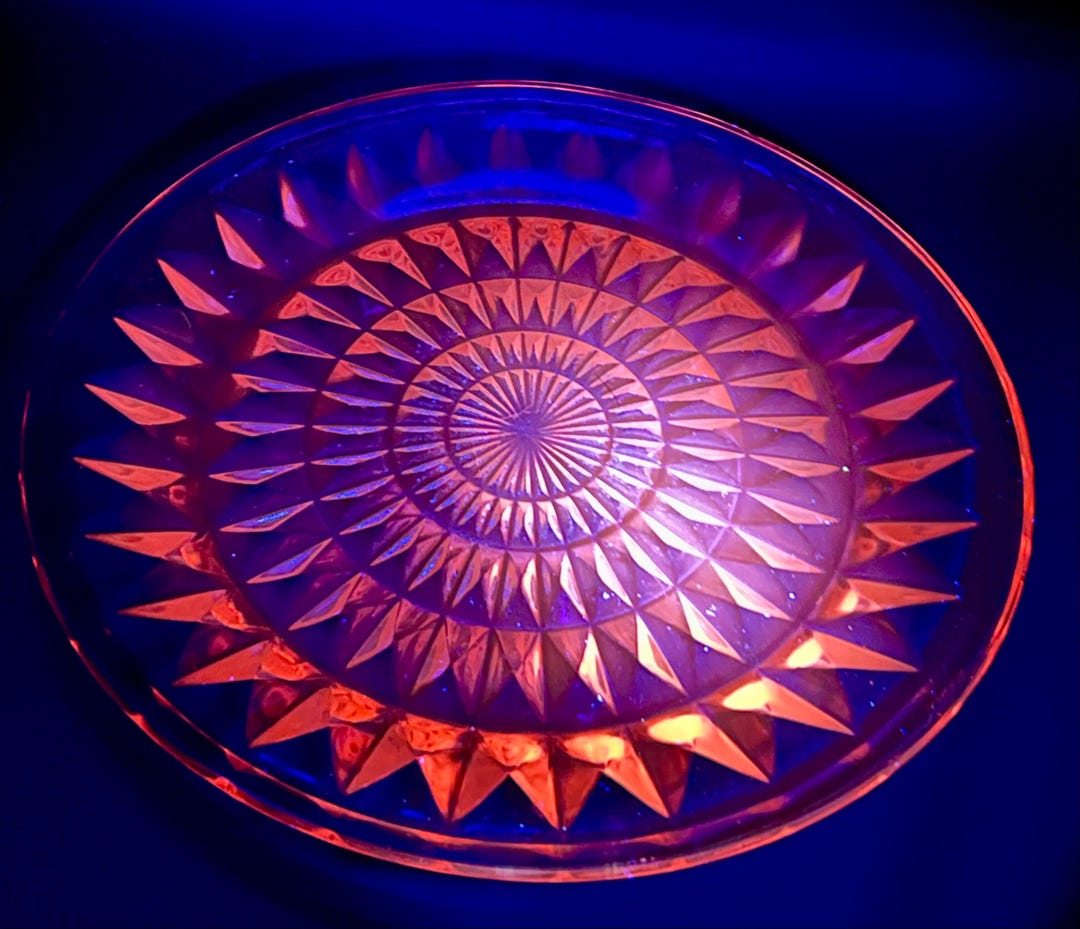Vintage Pink Depression Glass Dinner Plate Sunburst Pattern UV Reactive ...