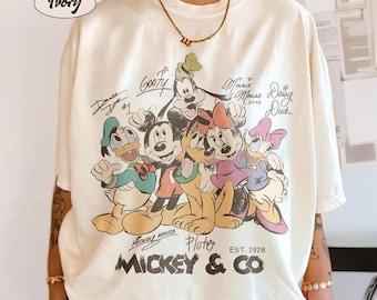 Koszulka Comfort Colors Vintage Disney Characters | Koszulka retro z podpisami Myszki Miki i Przyjaciele | Bluza z kapturem Magical Kingdom Family