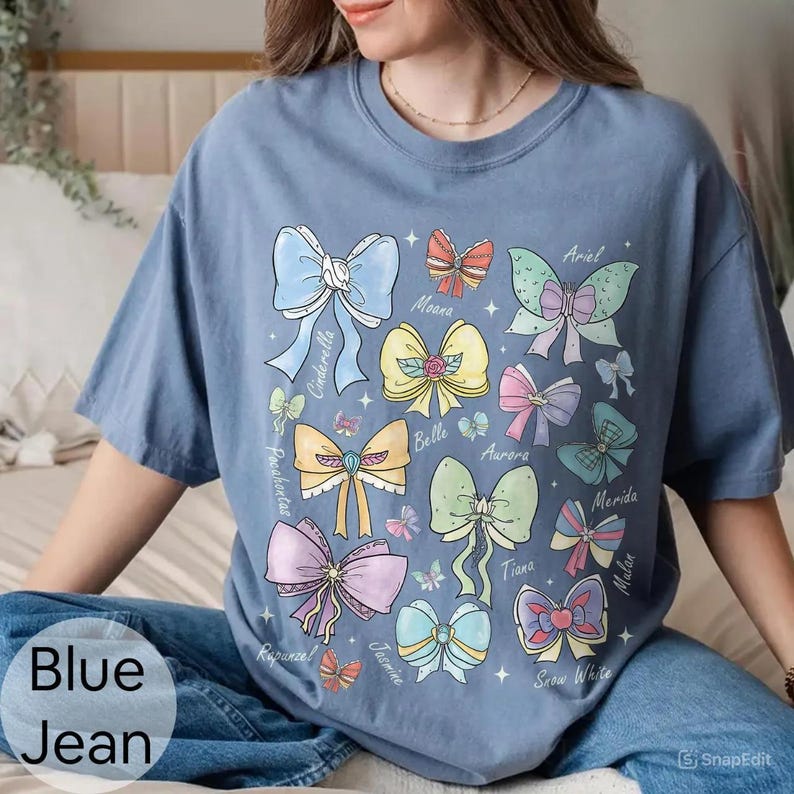 Peut inclure: Ensemble de trois mugs en c&eacute;ramique avec une finition mate et mouchet&eacute;e. Les tasses sont de couleurs bleu clair, cr&egrave;me et grise. Design simple et moderne, parfait pour le caf&eacute; ou le th&eacute;.