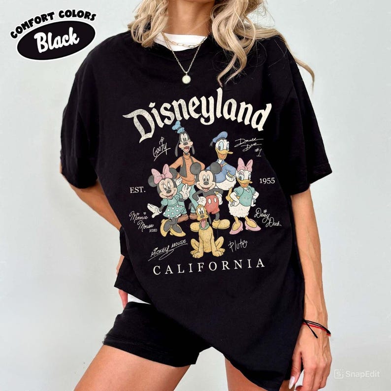 K&ouml;nnte beinhalten: Ein Set aus drei Keramikbechern mit gesprenkelter, matter Oberfl&auml;che. Die Becher sind in Creme-, Hellgrau- und Dunkelgraut&ouml;nen gehalten. Jeder Becher hat ein schlichtes, minimalistisches Design und einen abgerundeten Griff.