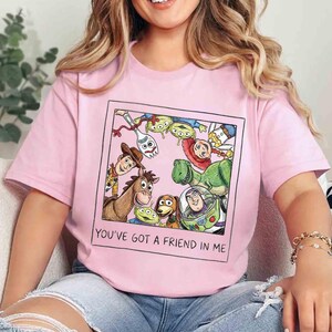 Camiseta Coquette Toy Story Land, Camiseta Disney Ribbon Pixar, Ropa estética de Woody Jessie Buzz Lightyear, Sudadera con capucha Dainty You've Got A Friend imagen 5