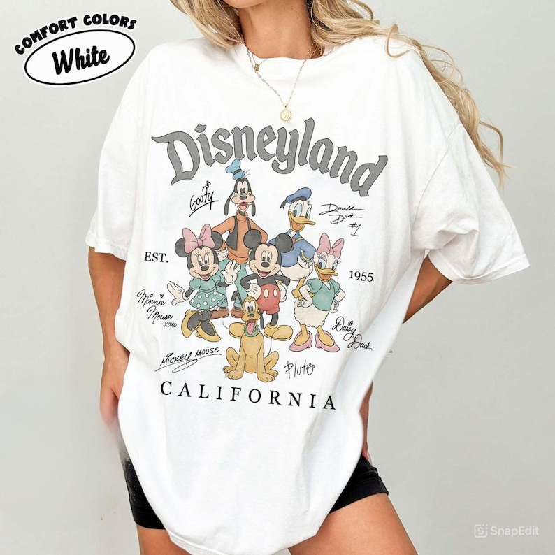 Mickey and Friends Disneyland California Graphic T-Shirt | Comfort Colors Vintage Style Bild 4