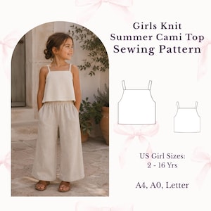 Può includere: Un cartamodello per un top estivo a canotta in maglia per ragazze, con un disegno al tratto del capo, il testo 'Girls Knit Summer Cami Top Sewing Pattern', 'US Girl Sizes: 2 - 16 Yrs' e 'A4, A0, Letter' su sfondo bianco con nastri rosa.