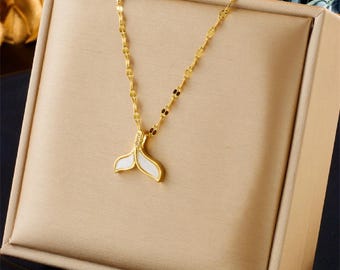 Collier or queue de baleine, bijoux océan minimalistes