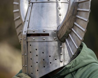 Capacete de Cavaleiro Alado Fantasia, Armadura Medieval de Templário Cruzado com Chifres, Capacete para Cosplay LARP, Guerreiro Gótico Colecionável e Equipamento de Reencenação