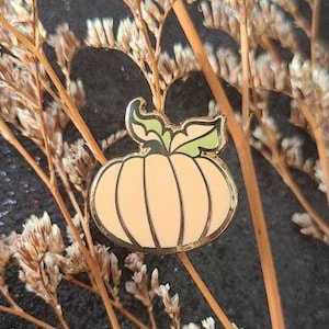 Pumpkin Enamel Pin - Pumpkin Pin, Halloween Pin, Mini Pumpkin Pin