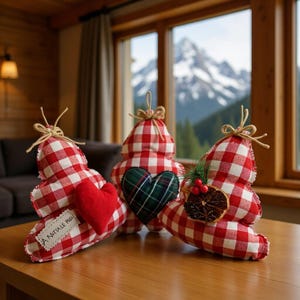 Alberello Natale 20 cm in Stoffa a Quadri – Decorazione Fatta a Mano con Pigne e Arancia – Addobbo Rustico per Casa o Regalo – Filidamore