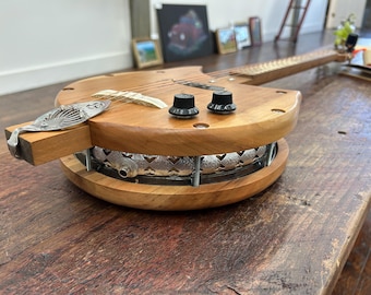 4-snarige sigarenkistgitaar