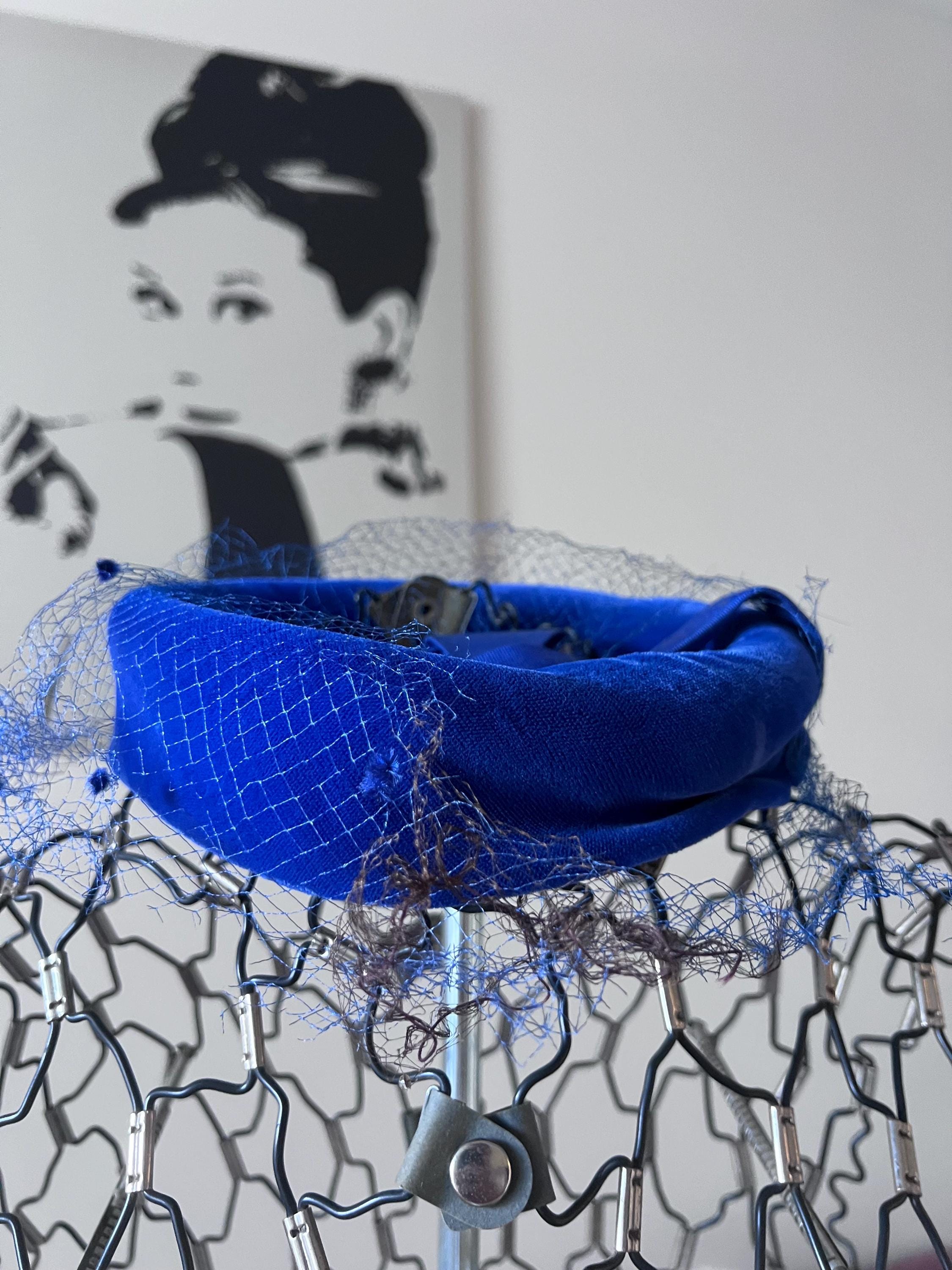 Blue Velvet Fascinator Feather Silk‎ Leaf Caplet Half Hat Whimsy Vintage 50s 60s 1960s Fascinator Demi Chapeau Whimsy Vintage Sixties Blue  main image 4