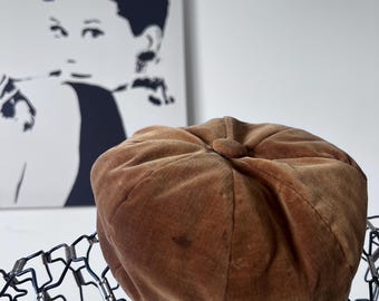 Vintage 50s Christian Dior Imagnin Velvet Khaki Cloche  display picture 3