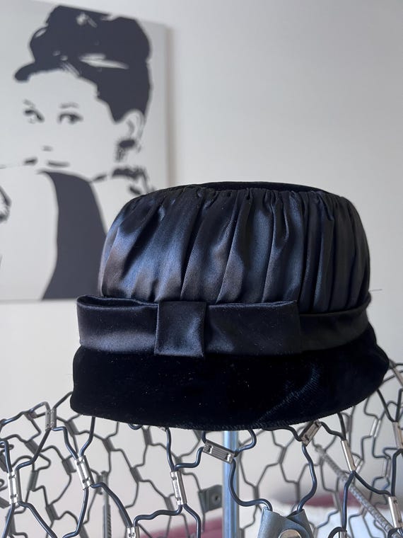 Vintage 60s Mod Velvet Bucket Hat Women