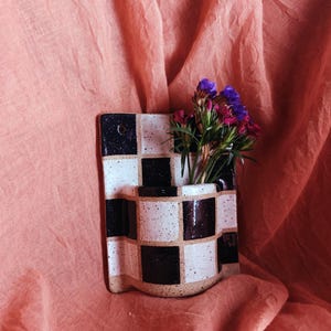 Jarrón de bolsillo para pared / Arte y decoración de pared de cerámica hecha a mano