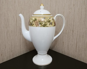 Cafetera y tapa con tapiz floral de Wedgwood England